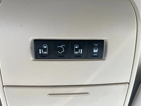 Used 2018 Dodge Grand Caravan SE w/ Power Convenience Group I FWD image 39