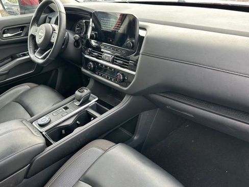 Used 2023 Nissan Pathfinder SL w/ SL Premium Package AWD/4WD image 11