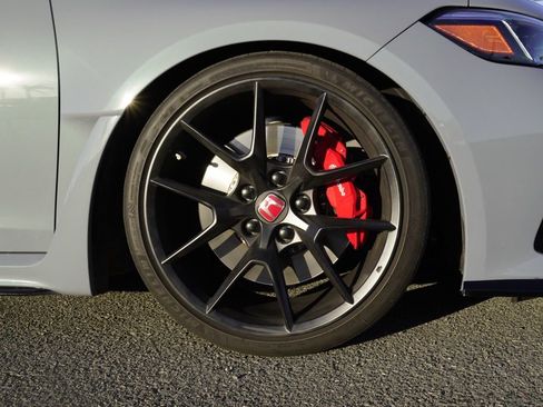 Used 2023 Honda Civic Type R image 10
