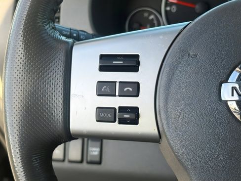 Used 2019 Nissan Frontier SL image 15