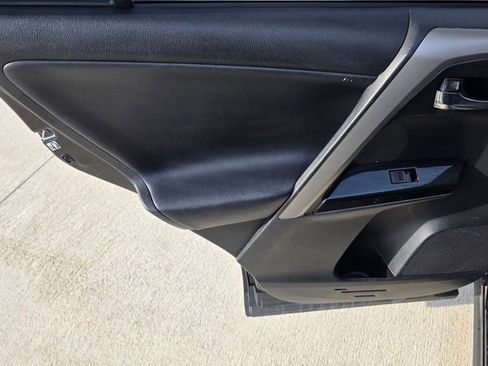 Used 2016 Toyota RAV4 Limited image 22