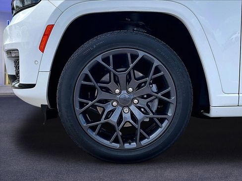 Used 2023 Jeep Grand Cherokee L Summit image 35