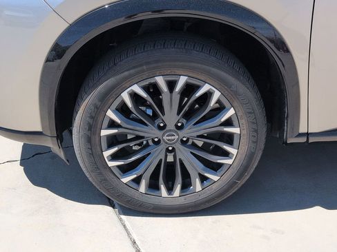 Used 2024 Nissan Rogue Platinum w/ Platinum Premium Package FWD image 10