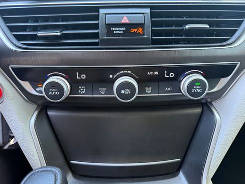 Used 2019 Honda Accord LX image 27