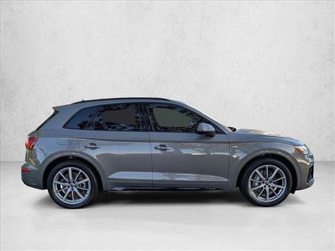 Used 2023 Audi Q5 e Prestige AWD/4WD image 4
