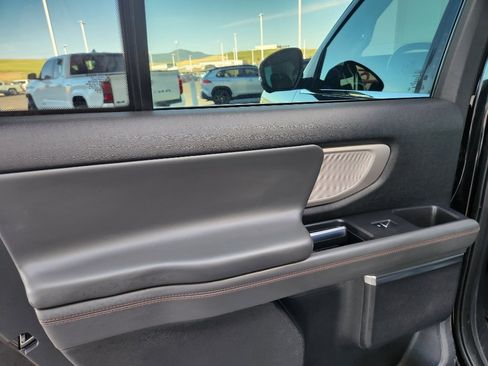 Used 2025 Ford Expedition Active AWD/4WD image 16