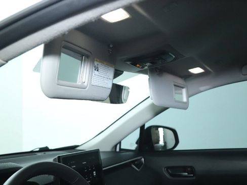 Used 2024 Toyota Corolla Cross LE FWD image 19