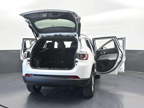 New 2026 Jeep Compass Latitude image 67