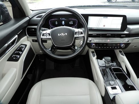 Used 2024 Kia Telluride S w/ S Sunroof Package FWD image 16