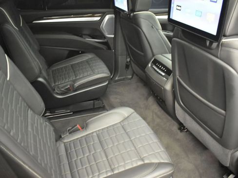 Used 2025 Cadillac Escalade Sport Platinum AWD/4WD image 35