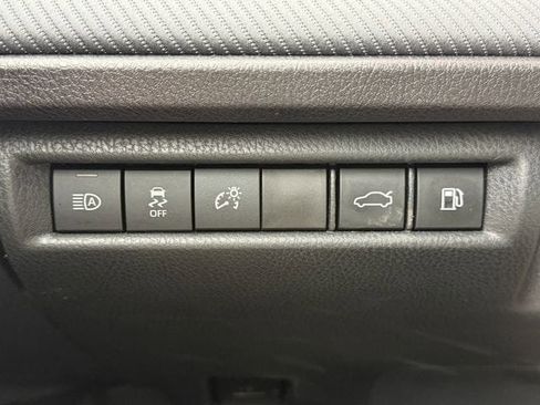 Used 2025 Toyota Camry SE image 18