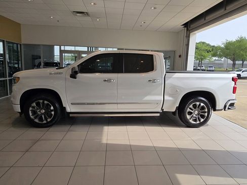 Used 2023 Chevrolet Silverado 1500 High Country w/ Technology Package AWD/4WD image 4