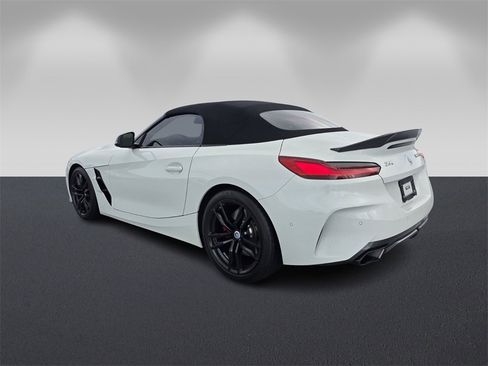 Certified 2022 BMW Z4 M40i w/ Premium Package image 7