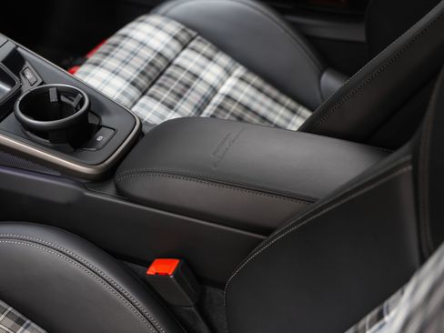 Certified 2025 Porsche 911 Turbo S AWD/4WD image 73