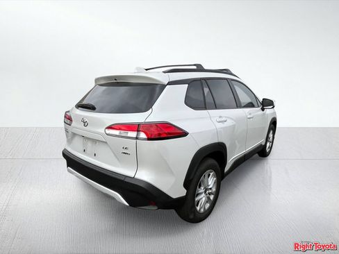 Used 2023 Toyota Corolla Cross LE w/ Moonroof Package AWD/4WD image 4