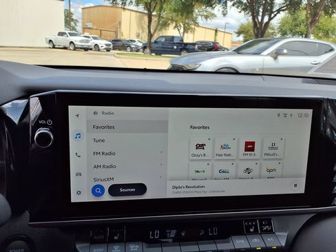 Used 2025 Toyota Camry XSE FWD image 26