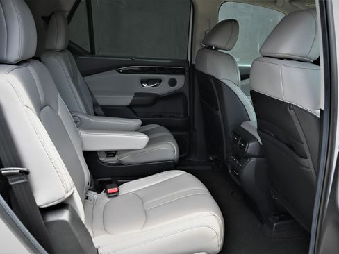 Used 2024 Honda Pilot EX-L image 16