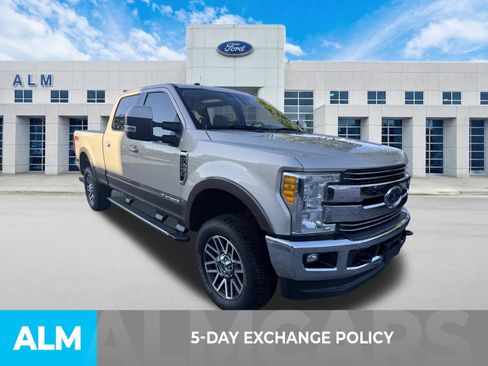 Used 2017 Ford F250 Lariat w/ Lariat Ultimate Package AWD/4WD image 3