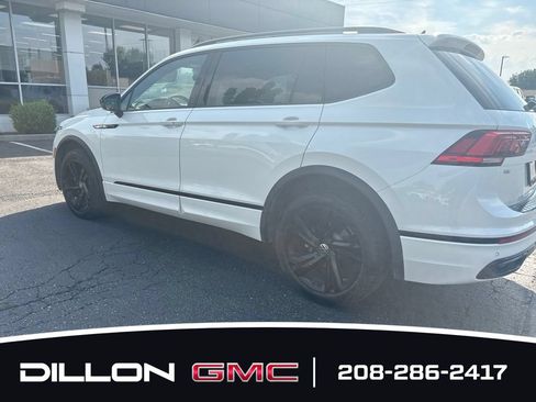 Used 2023 Volkswagen Tiguan SE R-Line AWD/4WD image 3