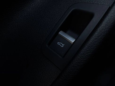 Used 2019 Audi Q8 Premium Plus w/ Premium Plus AWD/4WD image 26