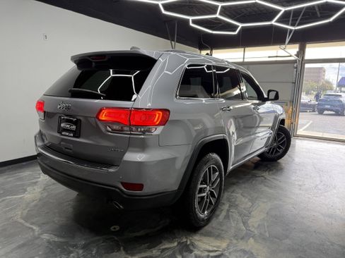 Used 2017 Jeep Grand Cherokee Limited w/ Luxury Group II AWD/4WD image 5