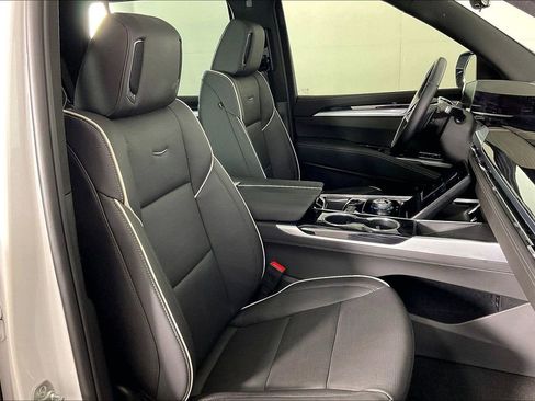 Used 2025 Cadillac Escalade Sport w/ Touring Package AWD/4WD image 9