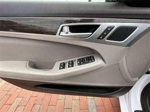 Used 2018 Genesis G80 3.8 image 11