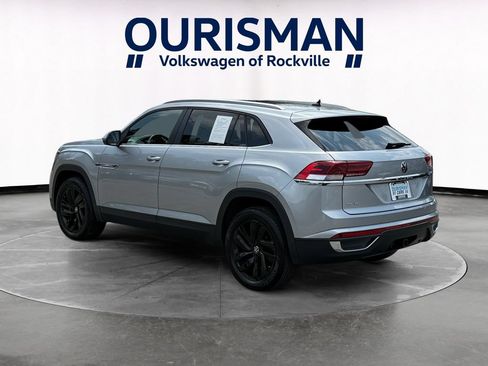Used 2023 Volkswagen Atlas Cross Sport SE w/ Panoramic Sunroof Package FWD image 4
