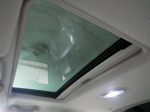 Used 2004 Chevrolet Avalanche 2500 w/ Preferred Equipment Group image 31