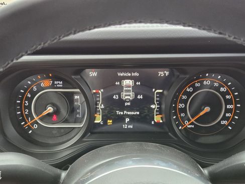 New 2026 Jeep Wrangler Unlimited Sahara w/ Whitecap Package AWD/4WD image 10