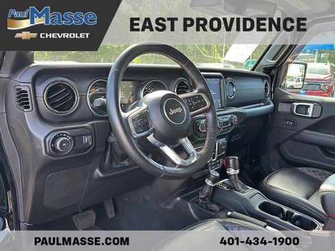 Used 2023 Jeep Wrangler Unlimited Sahara AWD/4WD image 11