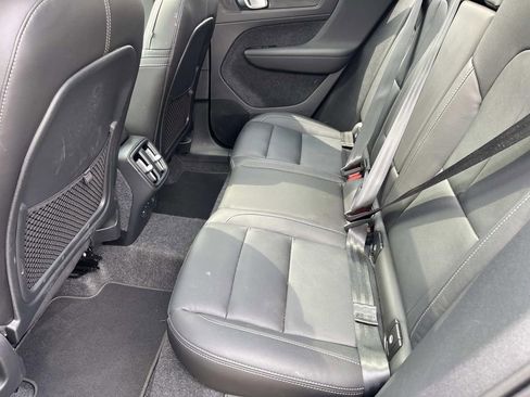 Certified 2026 Volvo XC40 B4 Core w/ Climate Package FWD image 19