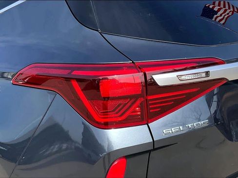 Used 2021 Kia Seltos S image 28