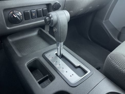 Used 2007 Nissan Xterra S w/ Utility Pkg image 18