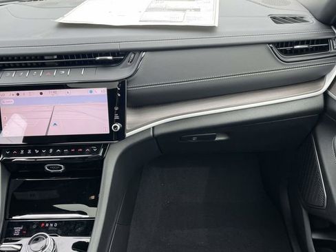New 2026 Jeep Grand Cherokee L Limited AWD/4WD image 17