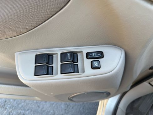 Used 2005 Toyota RAV4 2WD image 11
