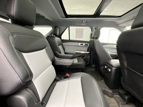Used 2023 Ford Explorer XLT w/ Equipment Group 202A image 16