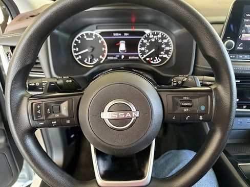 Used 2022 Nissan Rogue SV image 29