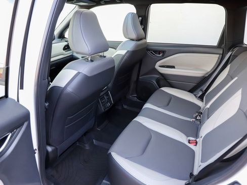 Used 2025 Subaru Forester Limited image 23