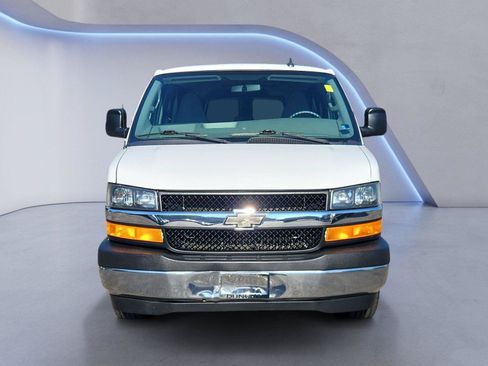 Used 2017 Chevrolet Express 3500 LT w/ LT Preferred Equipment Group RWD image 8
