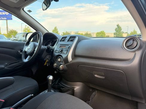 Used 2014 Nissan Versa SV FWD image 21