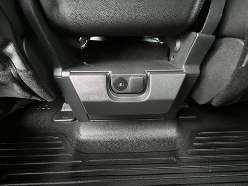 Used 2023 Ford F350 XLT image 34