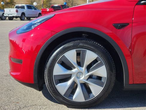 Used 2021 Tesla Model Y 2WD image 7