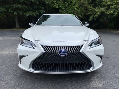 Used 2020 Lexus ES 300h w/ Premium Package FWD image 3