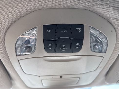 Used 2022 Chrysler Pacifica Touring-L AWD/4WD image 13