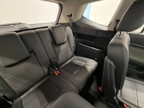 Used 2023 Volkswagen Atlas SE w/ Panoramic Sunroof Package FWD image 40