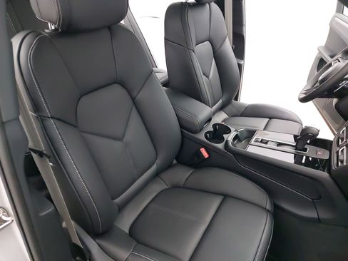 New 2026 Porsche Macan S image 12