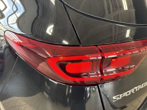 Used 2022 Kia Sportage LX FWD image 35