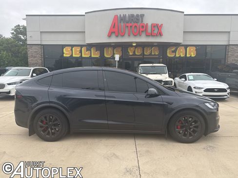 Used 2024 Tesla Model X Plaid image 1