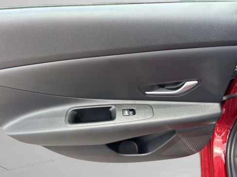 Used 2024 Hyundai Elantra SEL FWD image 14